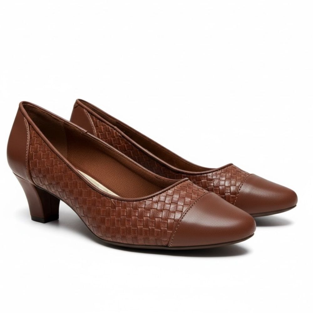 NWT easy street faux leather woven chocolate brown heels dress shoes low heel
